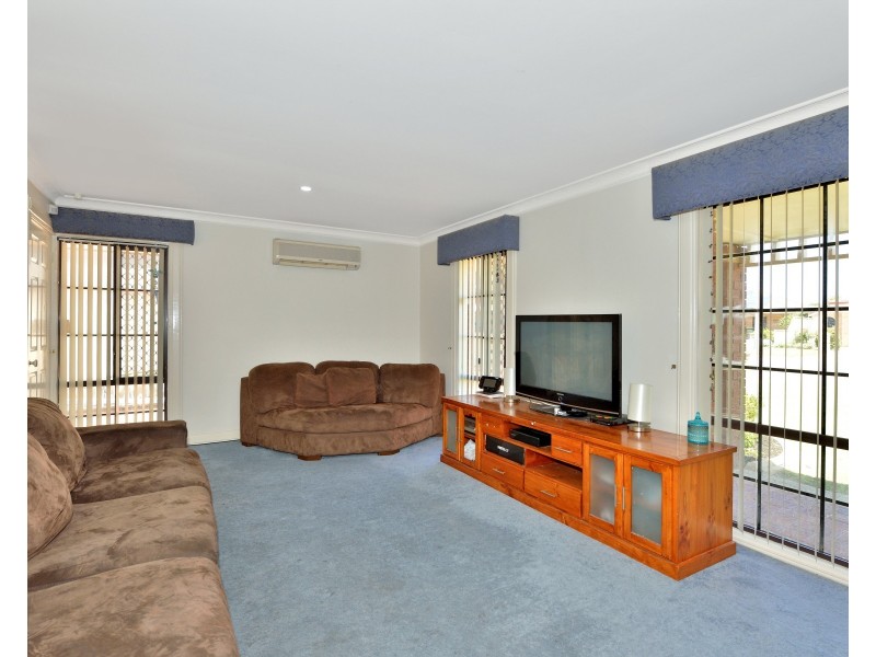 4 Leveque Loop, San Remo WA 6210