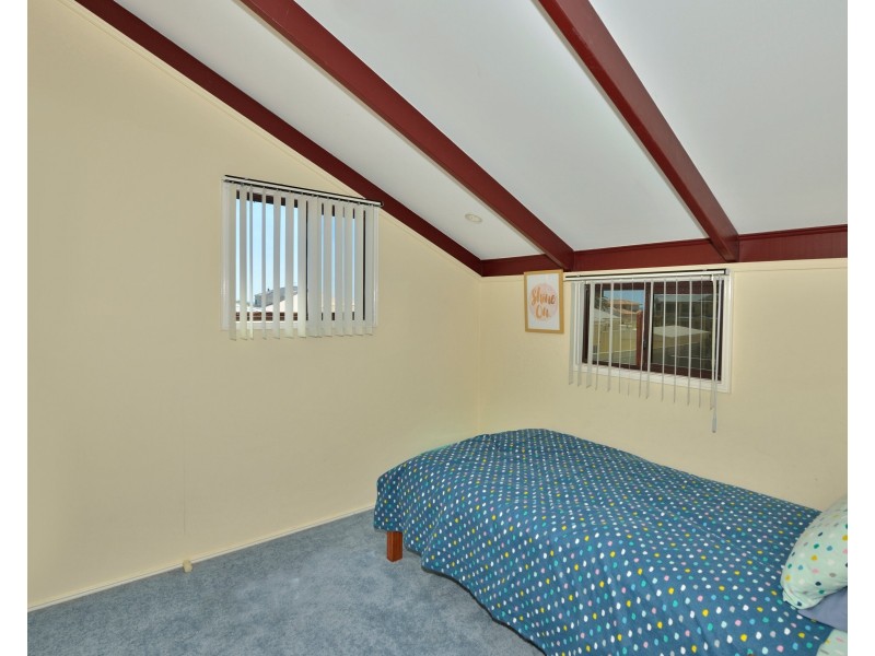 4 Leveque Loop, San Remo WA 6210