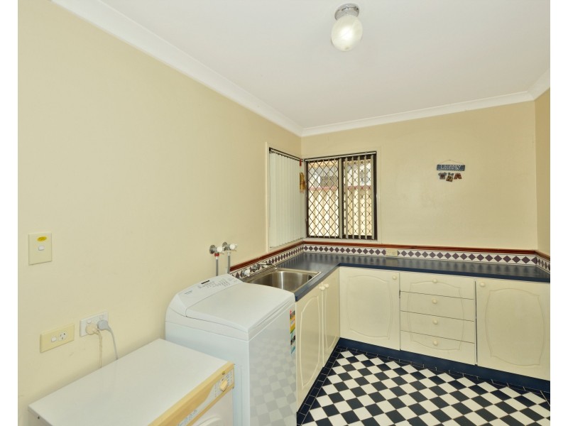 4 Leveque Loop, San Remo WA 6210