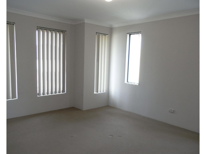 10 Woorabinda Rise, Lakelands WA 6180