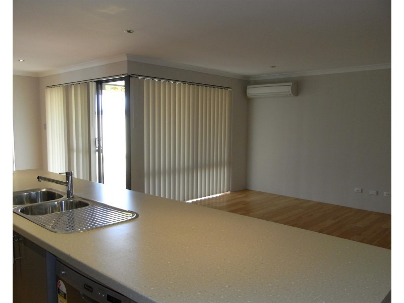 10 Woorabinda Rise, Lakelands WA 6180