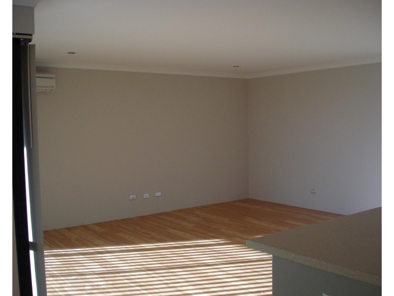 10 Woorabinda Rise, Lakelands WA 6180