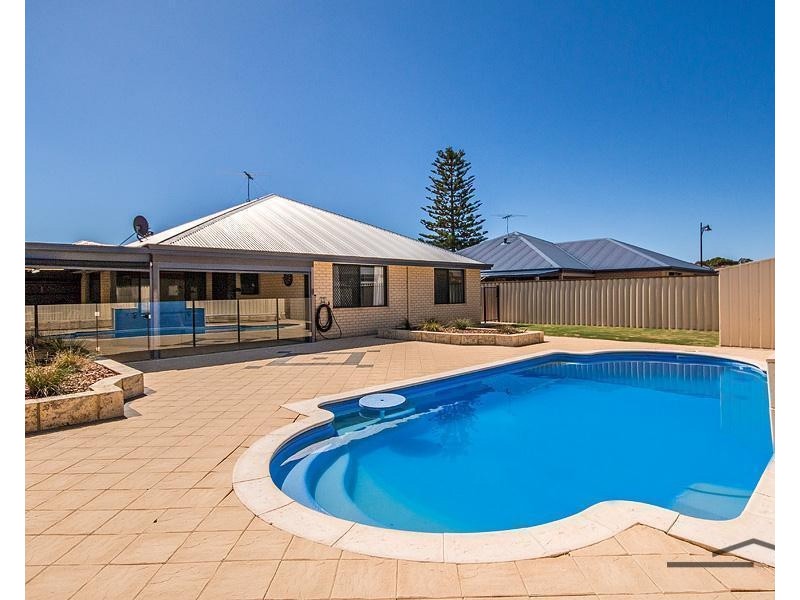 3 Noosa Drive, Secret Harbour WA 6173