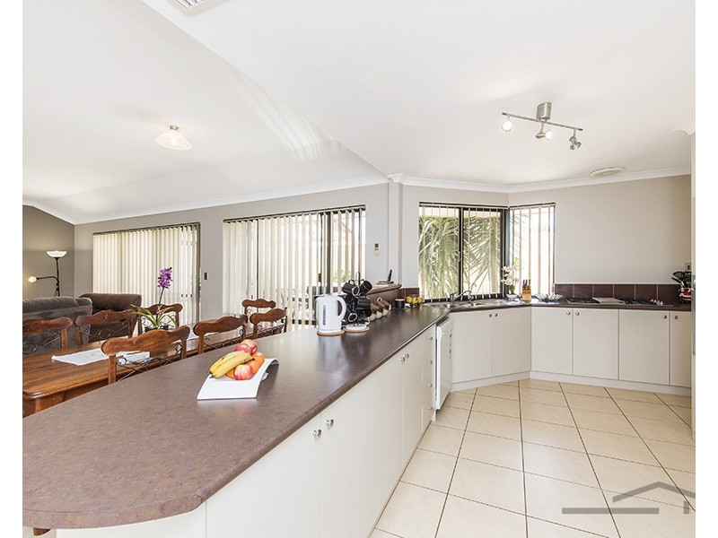 13 Malata Ridge, Lakelands WA 6180