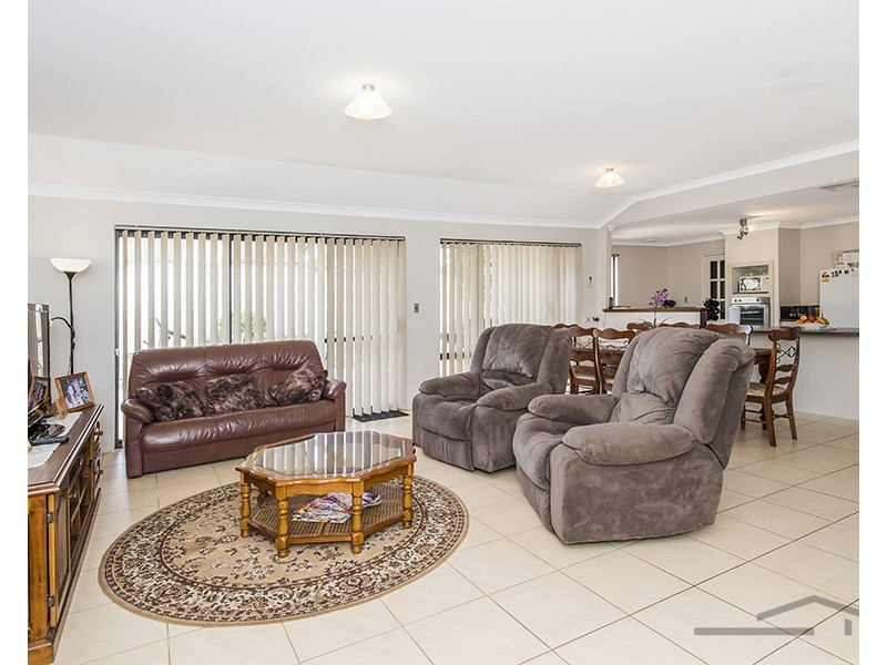 13 Malata Ridge, Lakelands WA 6180
