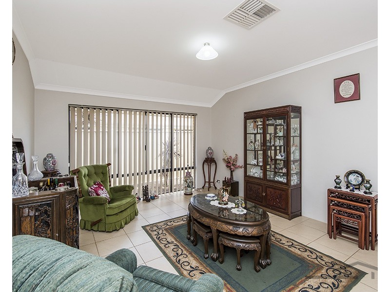 13 Malata Ridge, Lakelands WA 6180