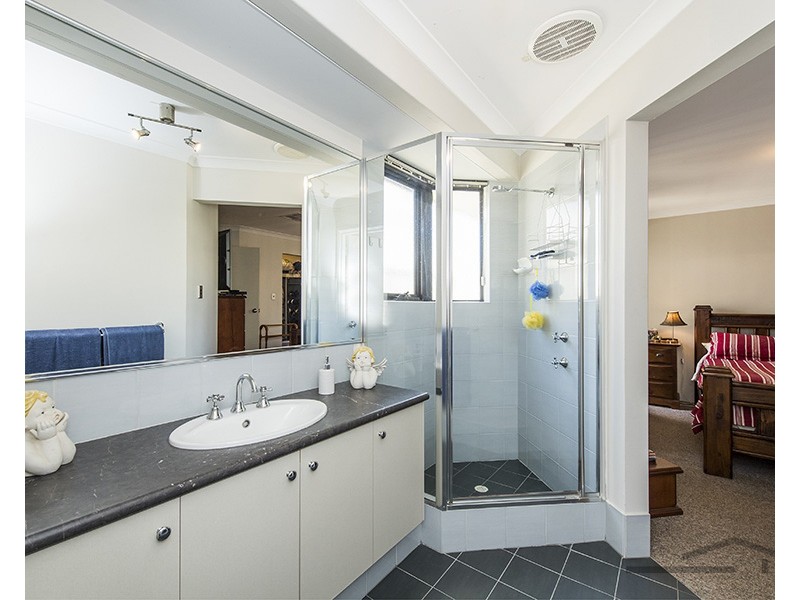 13 Malata Ridge, Lakelands WA 6180