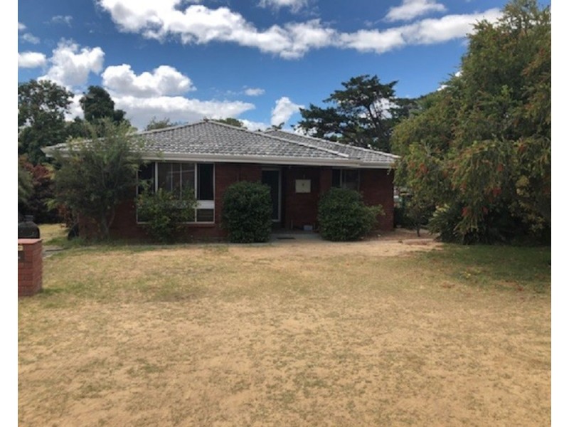 4 Maria Place, Dudley Park WA 6210