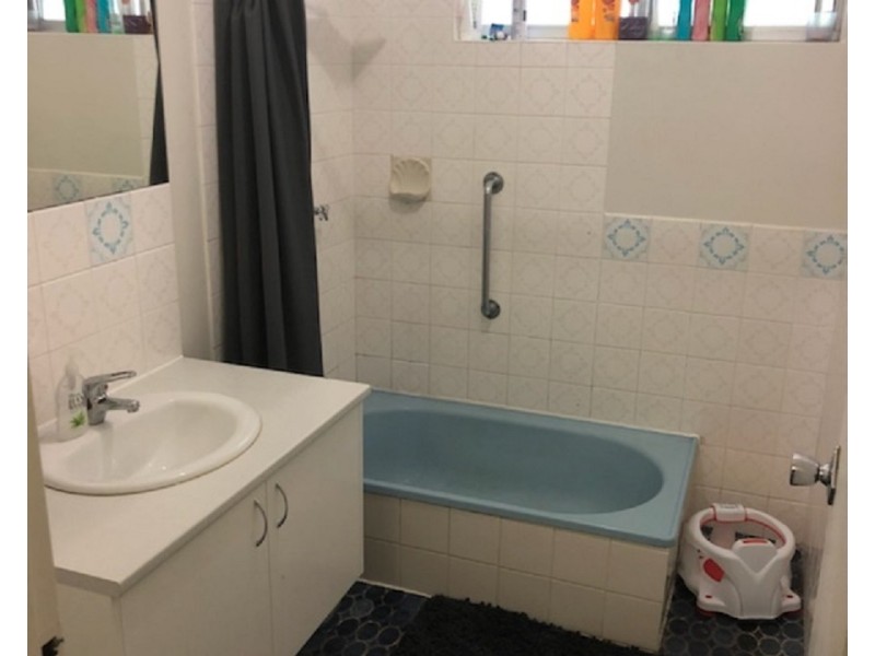 4 Maria Place, Dudley Park WA 6210