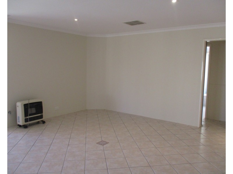 6 Pyrford Ramble, Erskine WA 6210