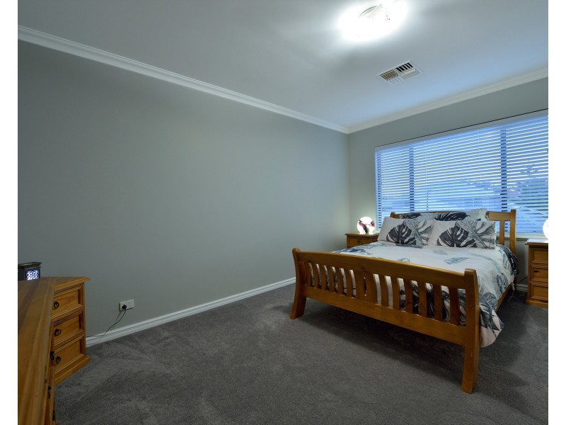15 Frederick Way, Wannanup WA 6210