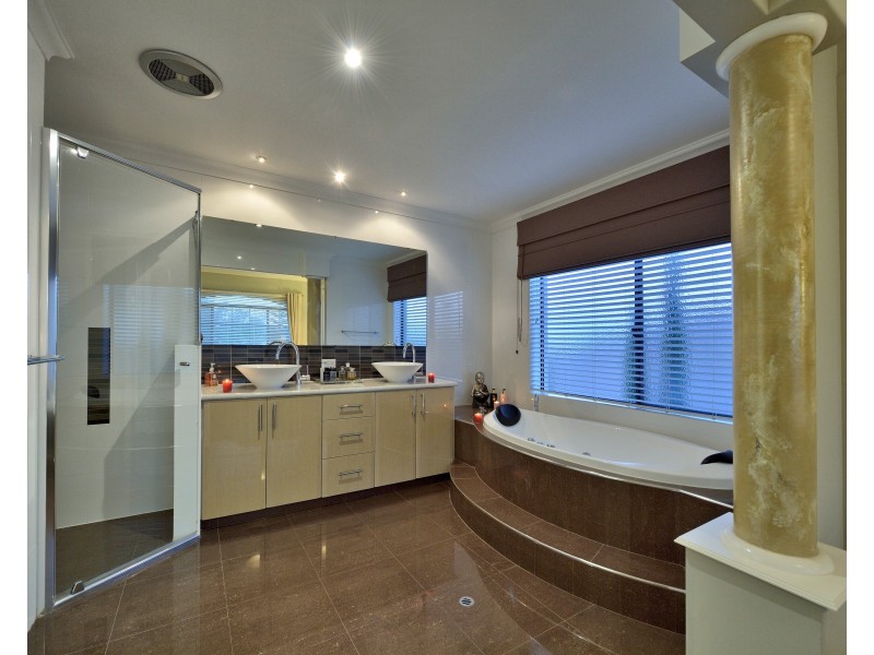 15 Frederick Way, Wannanup WA 6210