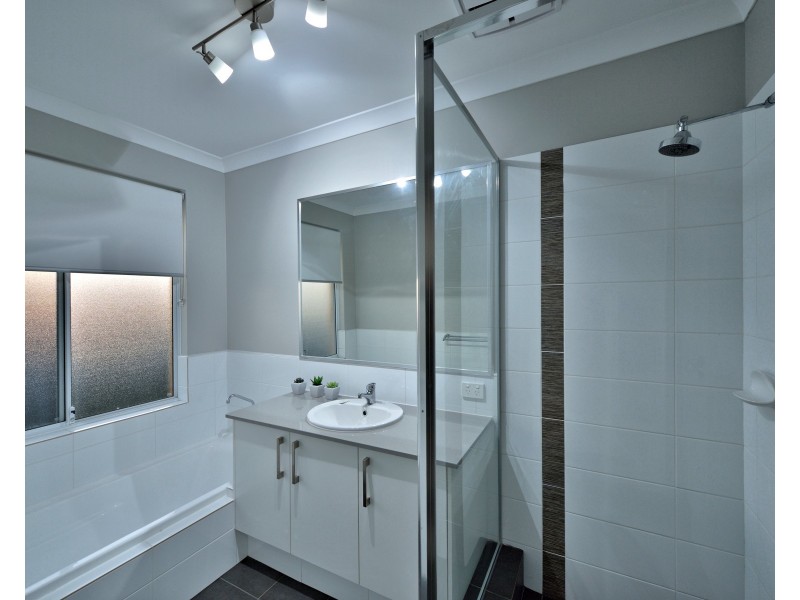 28 Bridgewater Boulevard, Erskine WA 6210