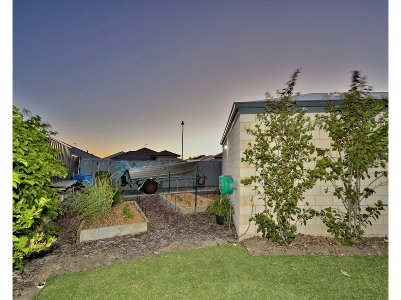 28 Bridgewater Boulevard, Erskine WA 6210