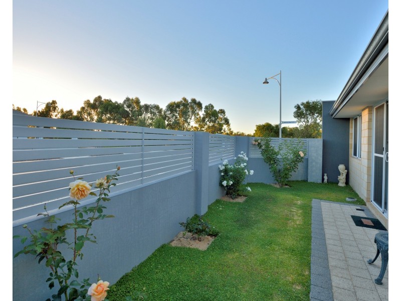 28 Bridgewater Boulevard, Erskine WA 6210