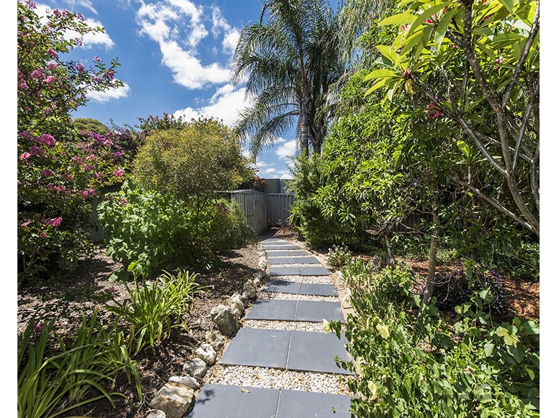 9 Adare Place, Coodanup WA 6210