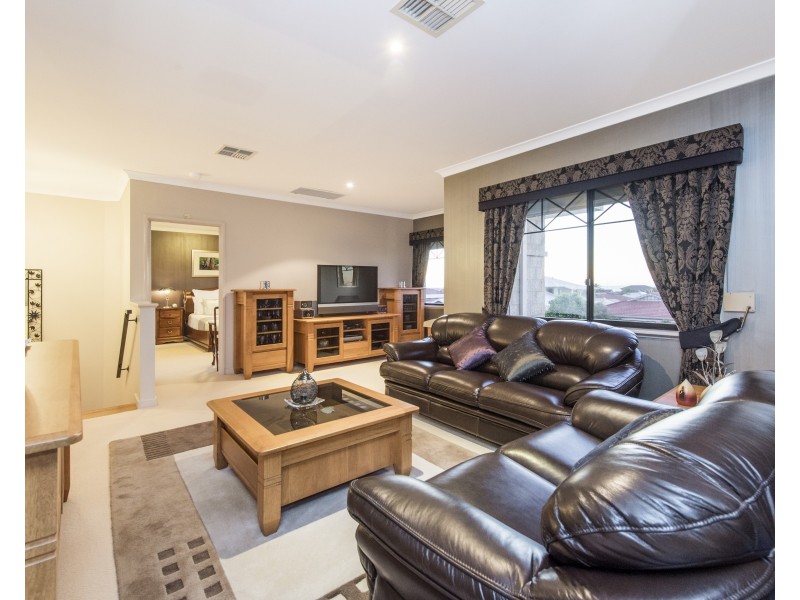 33 Leveque Loop, San Remo WA 6210