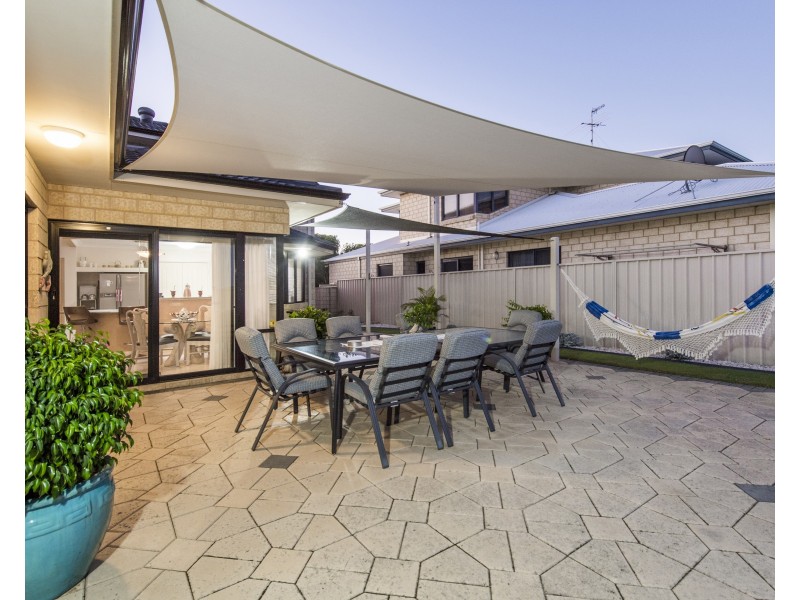 33 Leveque Loop, San Remo WA 6210