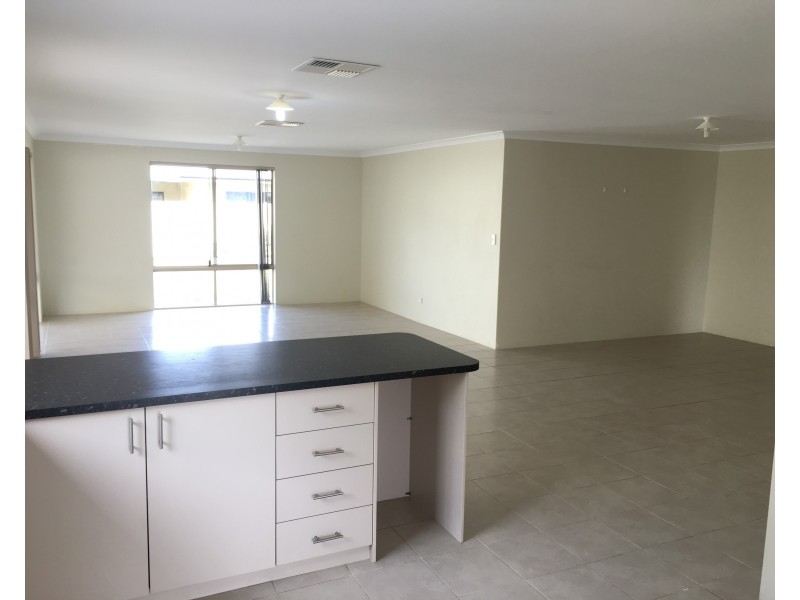 13 Cuballing Retreat, Dawesville WA 6211