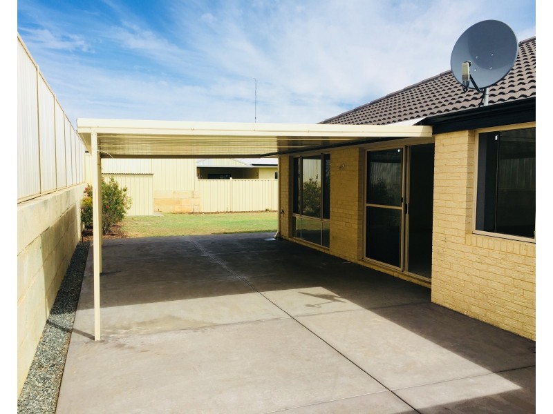 13 Cuballing Retreat, Dawesville WA 6211