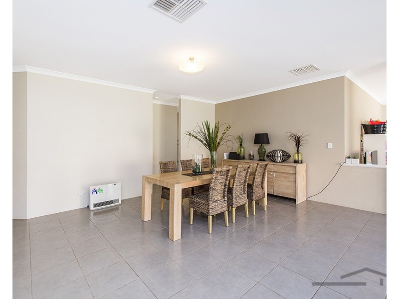 13 Lomatia Ramble, Halls Head WA 6210