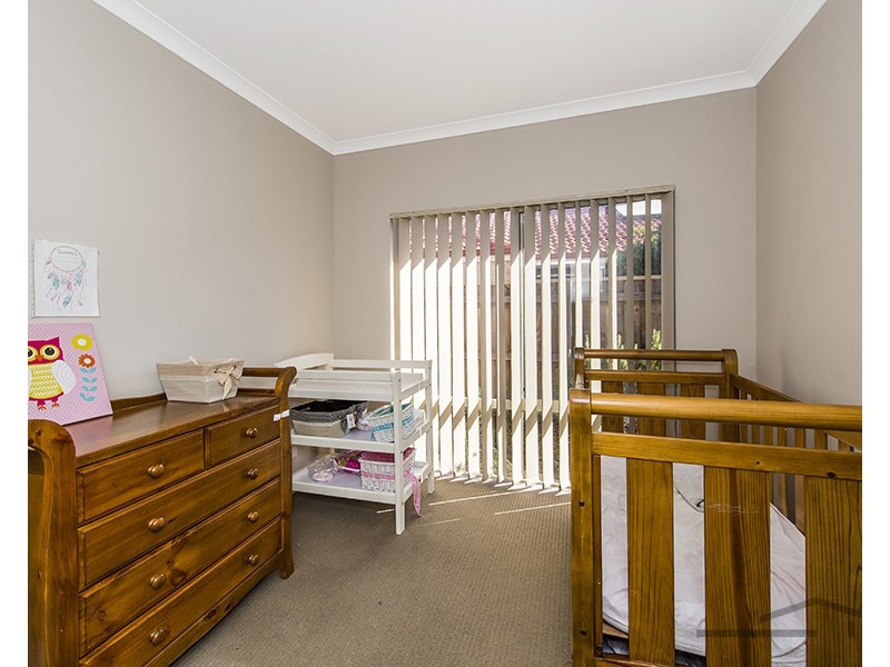 13 Lomatia Ramble, Halls Head WA 6210