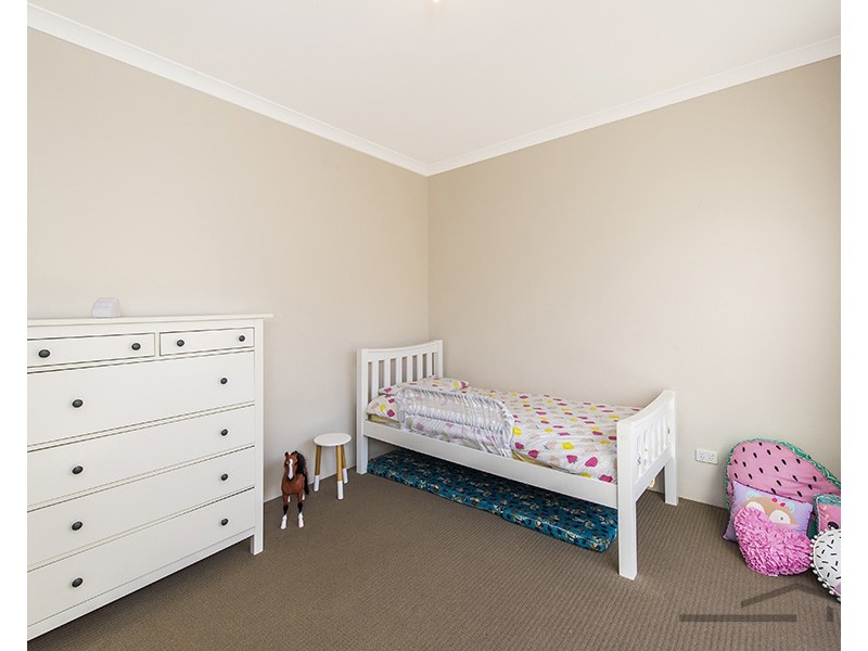 13 Lomatia Ramble, Halls Head WA 6210