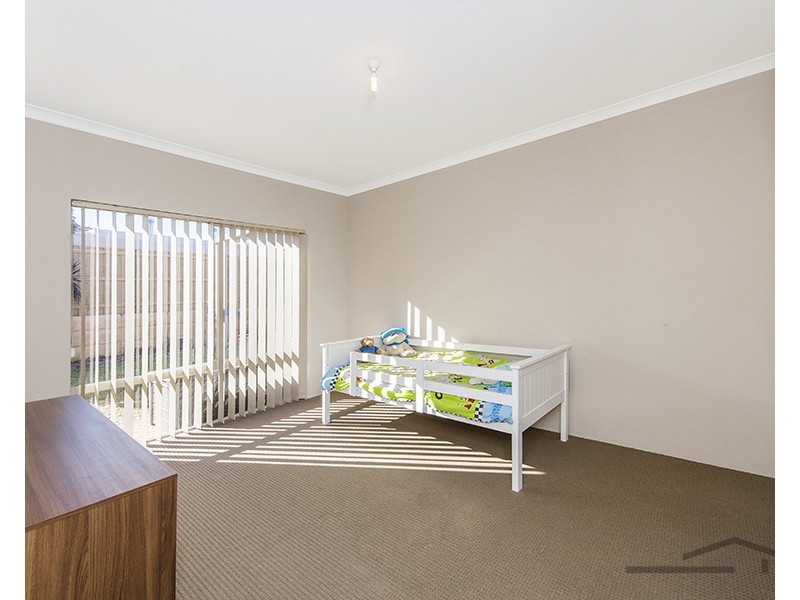13 Lomatia Ramble, Halls Head WA 6210