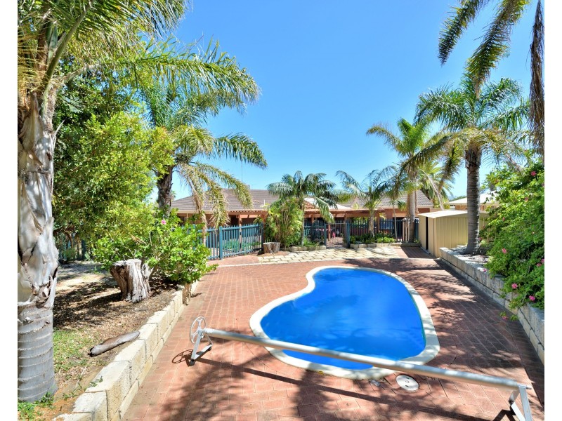 13 Rocklea Place, Silver Sands WA 6210