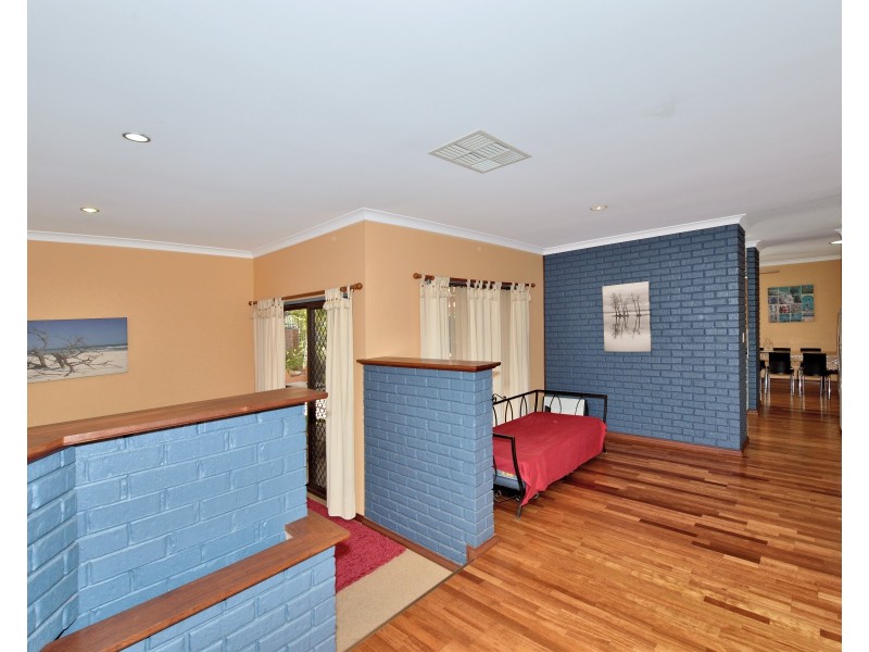 13 Rocklea Place, Silver Sands WA 6210