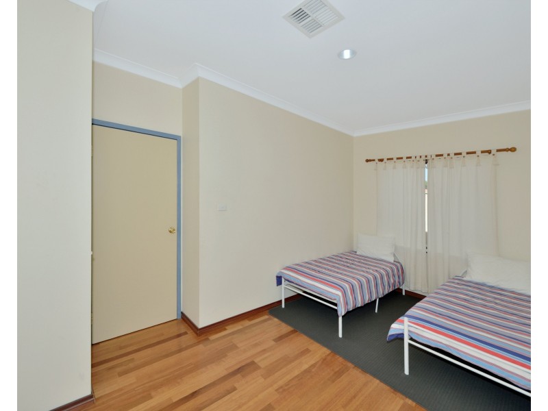 13 Rocklea Place, Silver Sands WA 6210