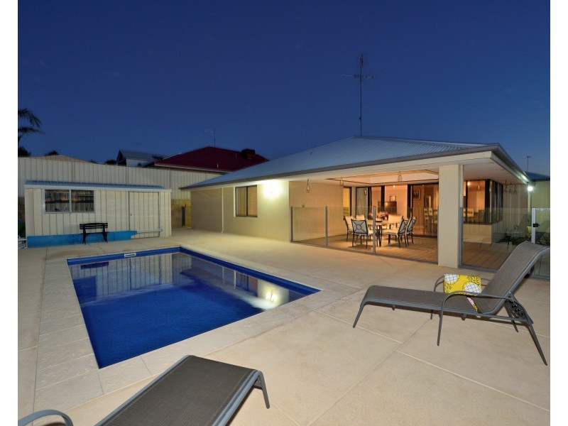 10  Cunderdin Loop, Dawesville WA 6211