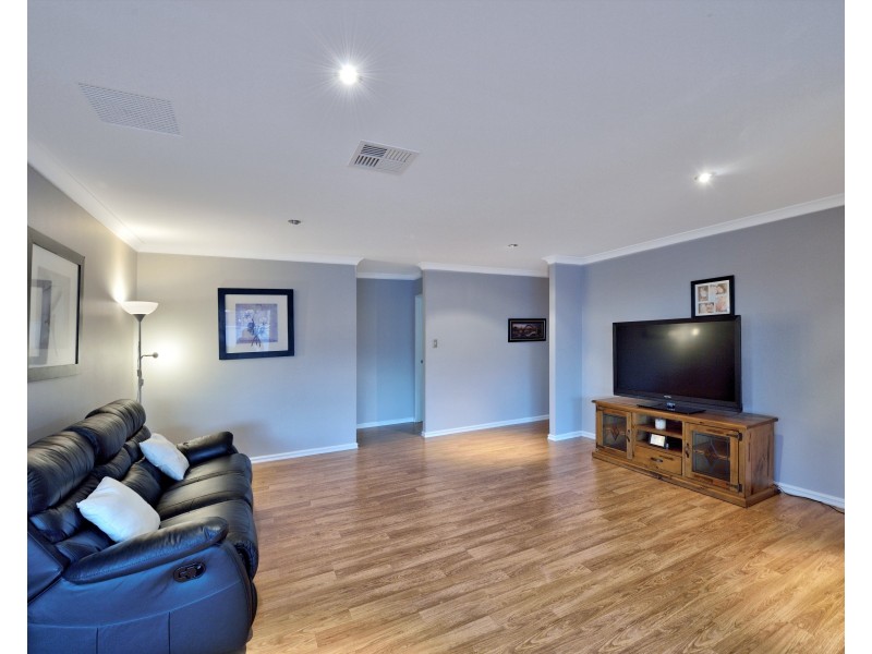 10  Cunderdin Loop, Dawesville WA 6211