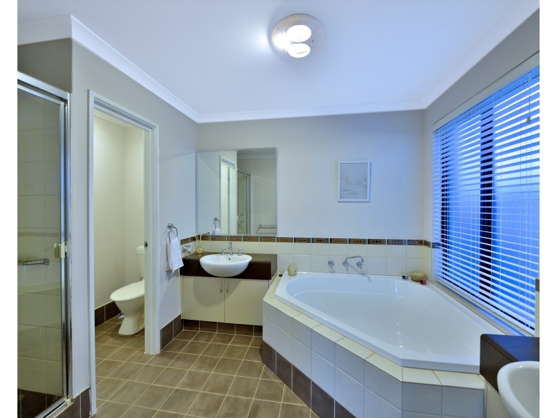 10  Cunderdin Loop, Dawesville WA 6211
