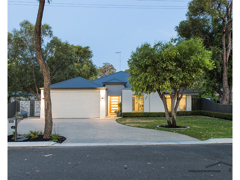 15 Watson Avenue, Coodanup WA 6210