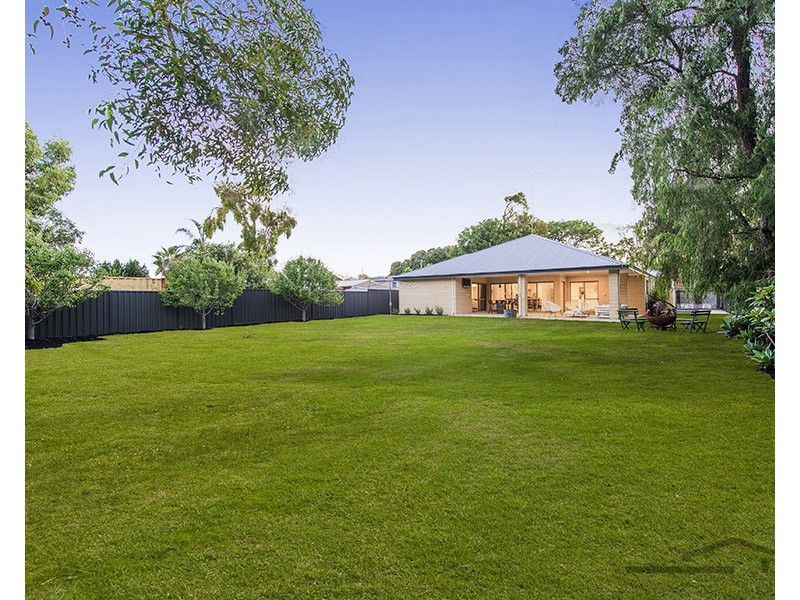15 Watson Avenue, Coodanup WA 6210