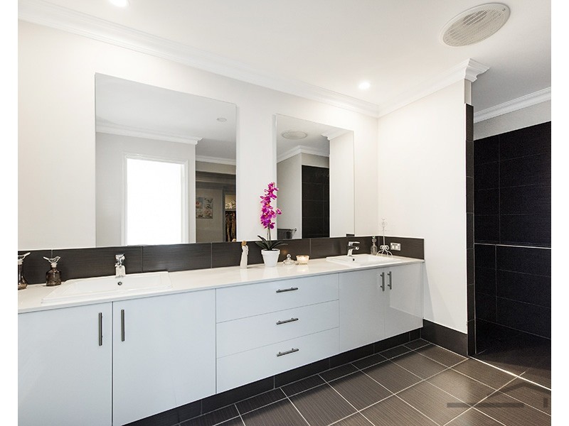15 Watson Avenue, Coodanup WA 6210