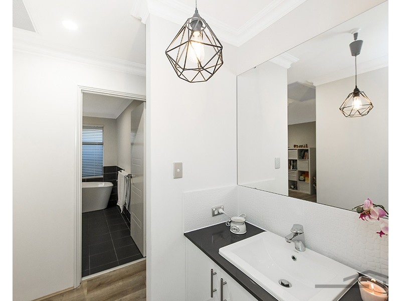 15 Watson Avenue, Coodanup WA 6210