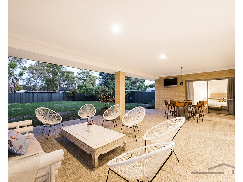 15 Watson Avenue, Coodanup WA 6210