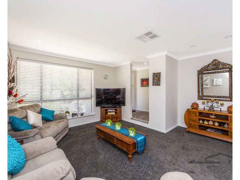 27 Blythwood Street, Dudley Park WA 6210