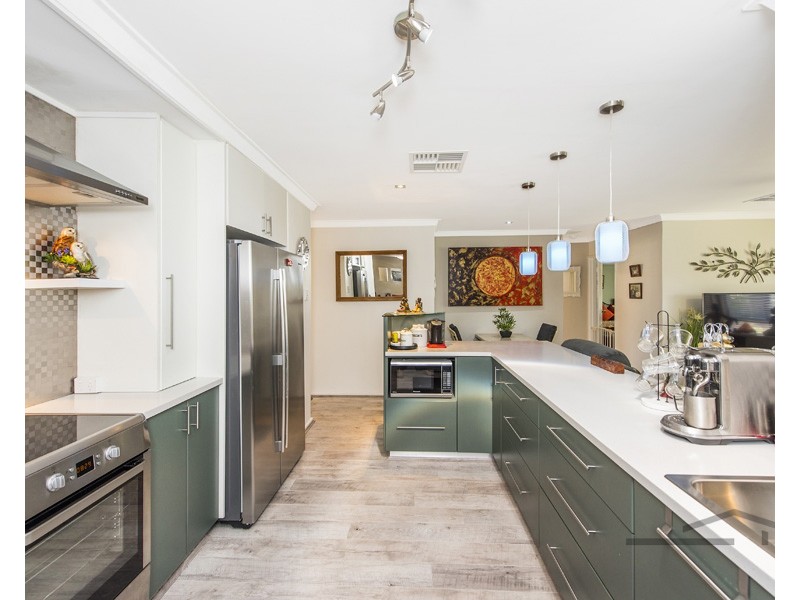 27 Blythwood Street, Dudley Park WA 6210