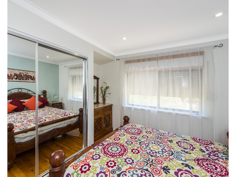 27 Blythwood Street, Dudley Park WA 6210