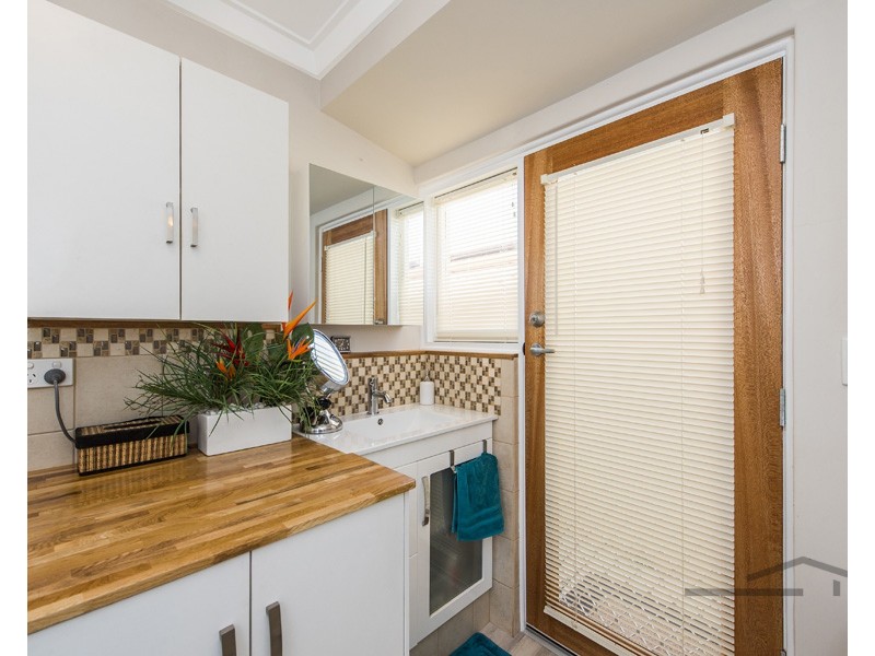 27 Blythwood Street, Dudley Park WA 6210