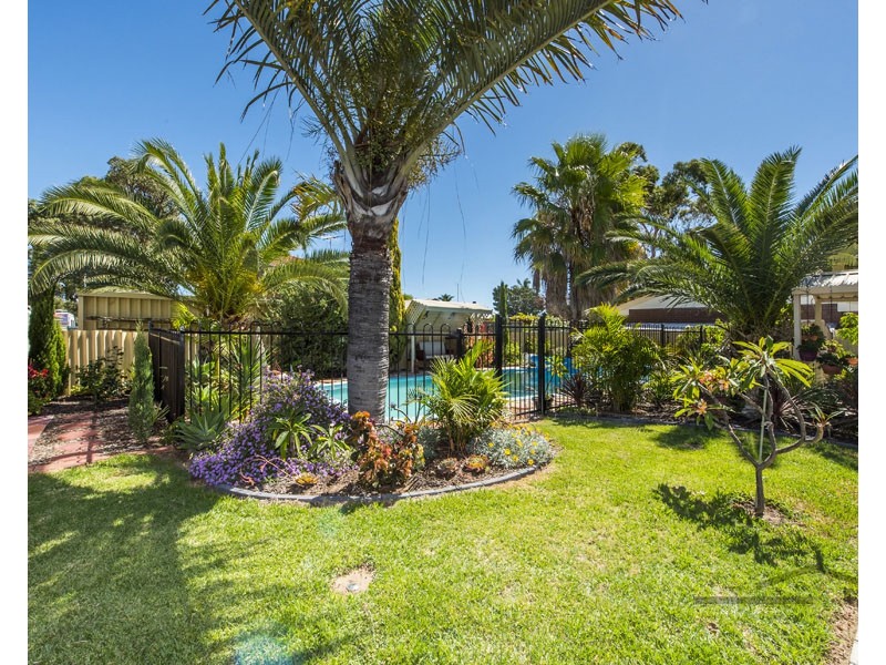 27 Blythwood Street, Dudley Park WA 6210