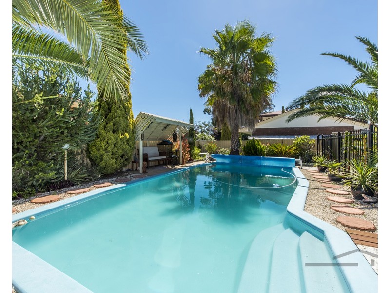 27 Blythwood Street, Dudley Park WA 6210