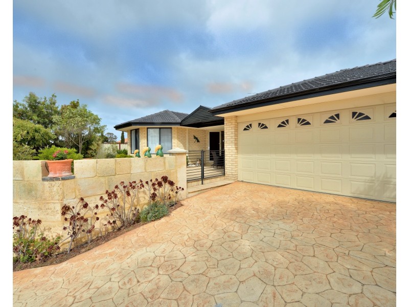 16 Peppertree Close, Wannanup WA 6210