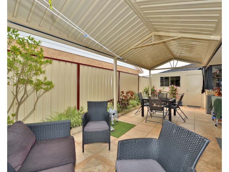 16 Peppertree Close, Wannanup WA 6210