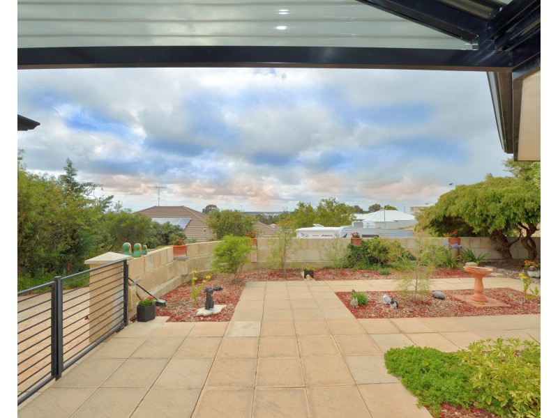 16 Peppertree Close, Wannanup WA 6210