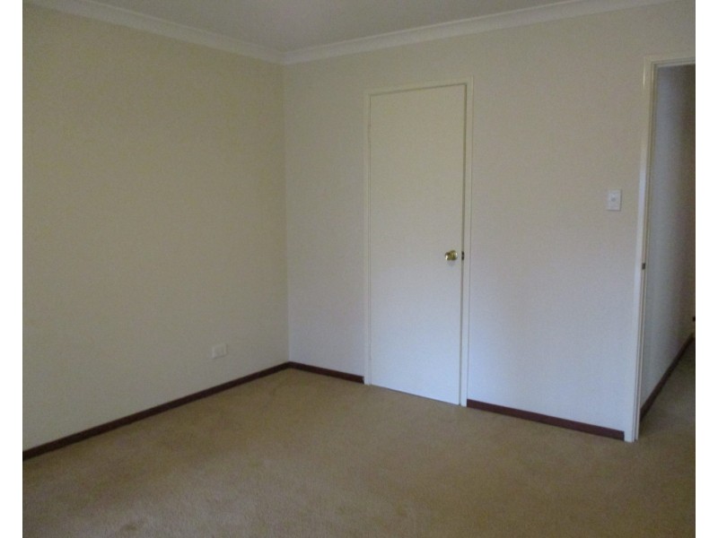 3 Muirfield Court, Halls Head WA 6210