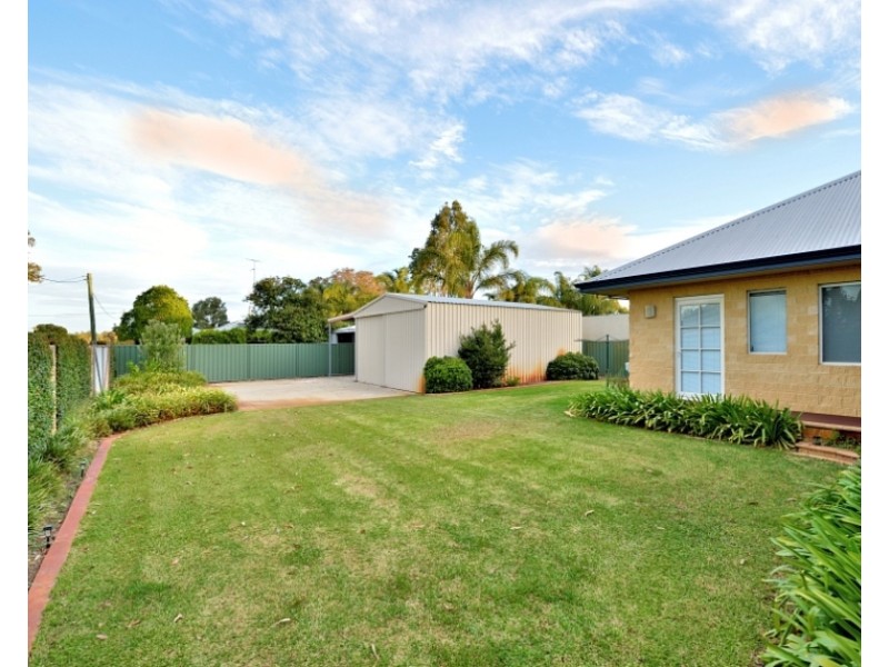 6 Ravenswood Road, Ravenswood WA 6208